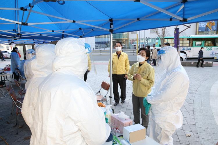 찾아가는 임시선별검사소 방문_구파발 인공폭포 이미지